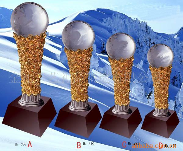 相繼開展特種材質(zhì)印刷制作業(yè)務(wù),主要產(chǎn)品有:各種彩旗生產(chǎn),櫥窗廣告